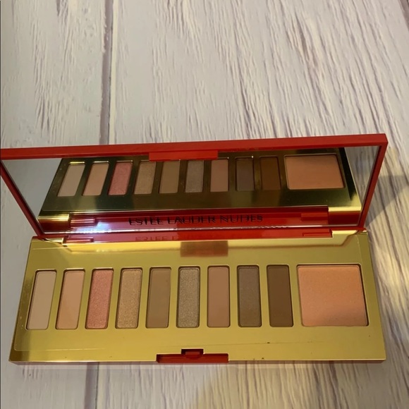 make up - Picture 4 of 4